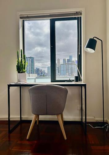 Superb City Views - Apartment, work or just relax! in Dél-Melbourne