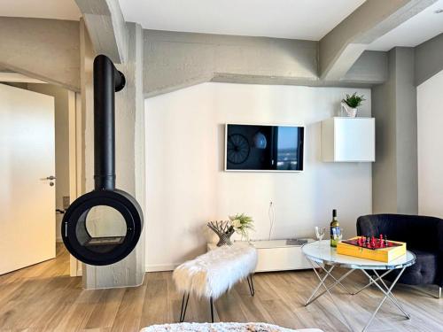 One-Bedroom Apartment with Balcony