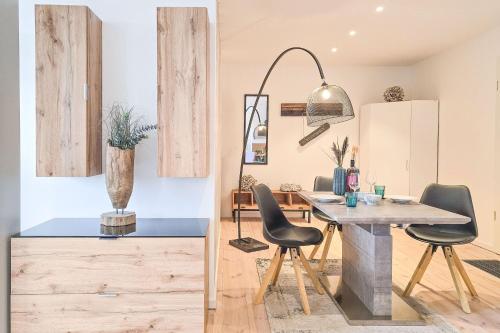 One-Bedroom Apartment with Balcony