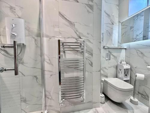 Spectacular 2 bed, 2 bath in Edinburgh City Centre, Edinburgh (fotografie 7)