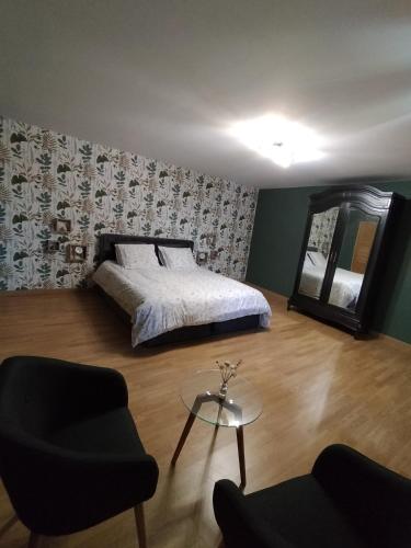 Le Gite du Planey in อ็องเฌอ