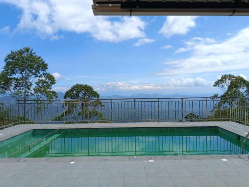 Sky Elanza in มันนาร์