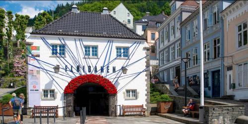 Kong Oscars gate 28 - 302 Kong Oscars gate 28 - 302