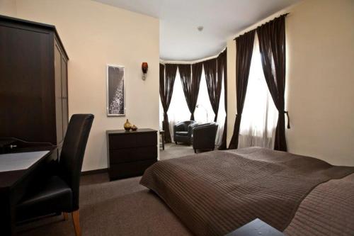 room detail thumbnail 0