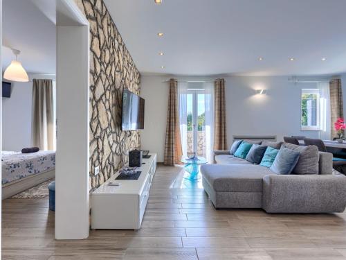 Holiday Home Villa Veronica by Interhome in Gondolici