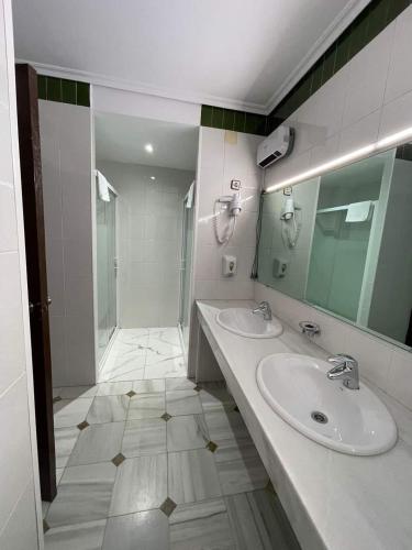 Zuhanyzó, New Hortaleza Coliving in Hortaleza