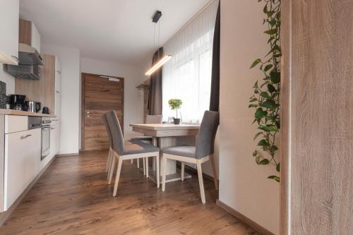 Alpen-Appartements Zurcher in บัค