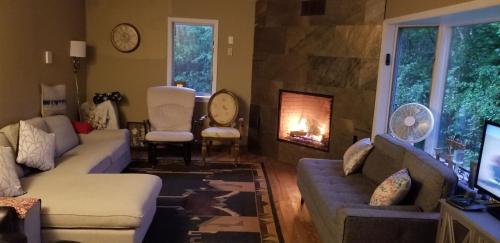 Hunter Mt Amazing Views Catskills! 5 Bedrooms! Best Choice! in Hunter, USA