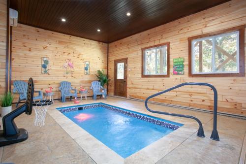 Mountain Hideaway Pool Hot Tub Arcade Theater