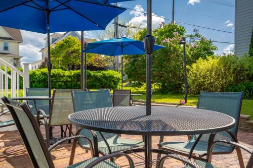 The Lighthouse Inn & Suites The Lighthouse Inn & Suites