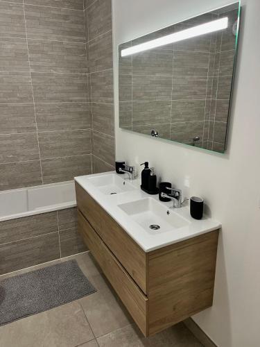 Fürdőszoba, Appartement 6 personnes au cœur de Valmeinier - Céleste 102 (Appartement 6 personnes au cœur de Valmeinier - Celeste 102) in Valmeinier