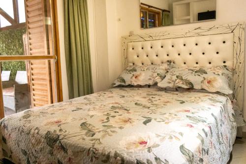 Three-Bedroom House image 5