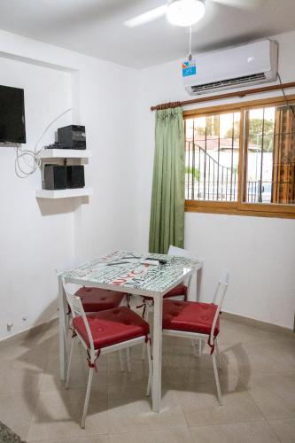 Three-Bedroom House image 2