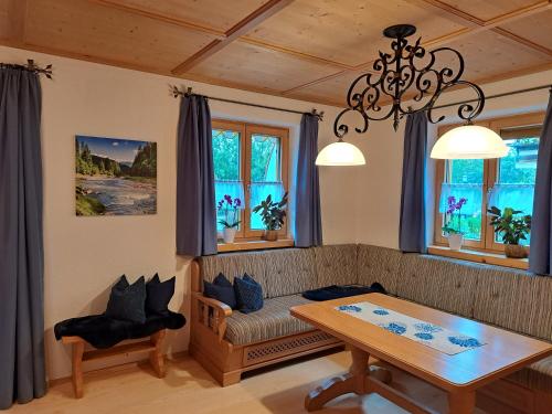 Ferienwohnung Schwarzenberger in เลงกริส