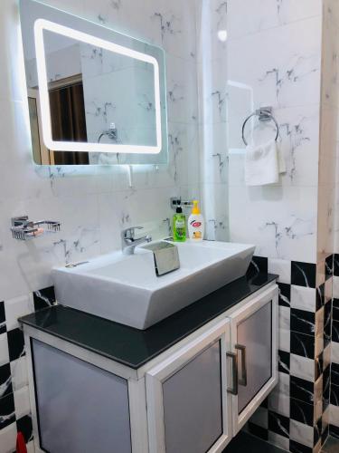 Standard Double Room image 5