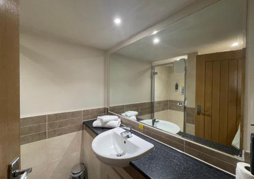 Great Hallingbury Manor - main image