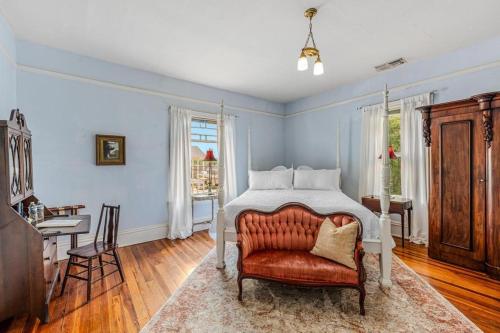 611814868 Veranda Historic Inn