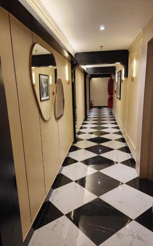 Green Plaza Inn - image 5