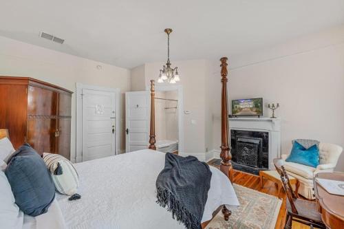 611817455 Veranda Historic Inn