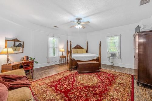 611818337 Veranda Historic Inn