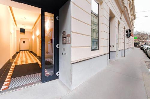Charming Historical Apartments Near City Centre 4