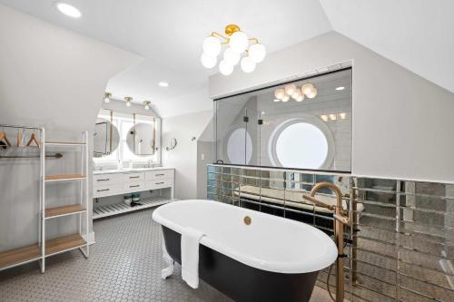 Monastery Guest House in Mt Adams