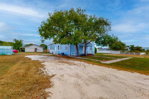 Sunset Shores Retreat in Ingleside, USA