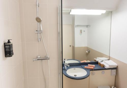ibis Styles Angers Centre Gare - image 3