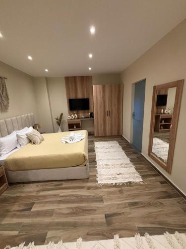 SEQUOIA Pyramids View