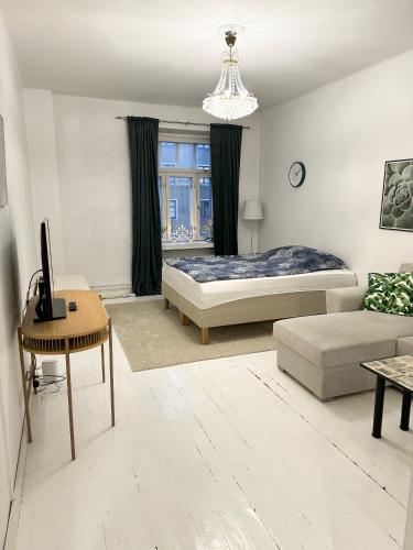 HHH Spacious, big apartment in Helsinki center in Kallio, Хельсинки (фото 2)