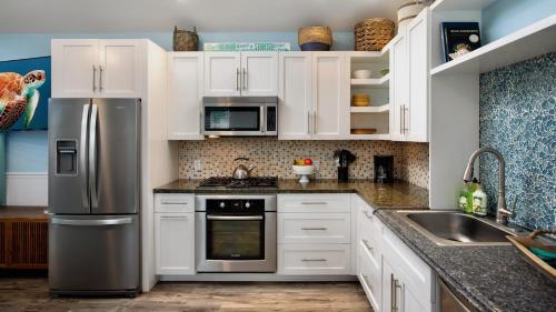 Queen of Louisa by Last Key Realty in Key West, USA