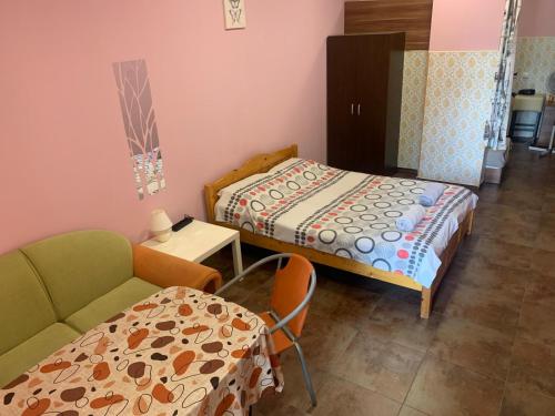 Like Home Guest Rooms - image 5