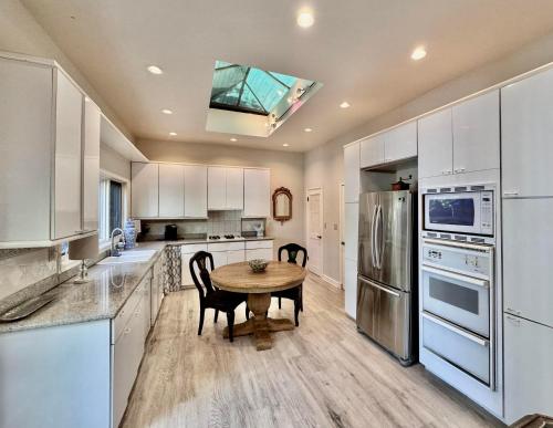 Luxury home with ocean view in Santa Barbara, USA