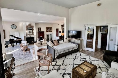 Luxury home with ocean view in Santa Barbara, USA