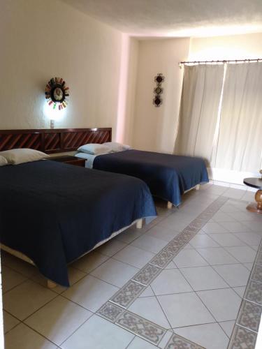 2 double beds