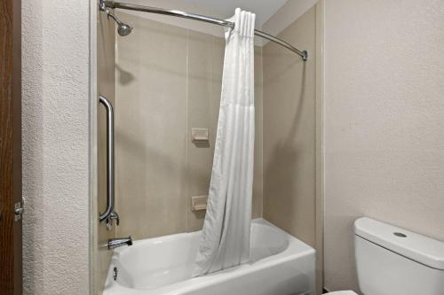 Sleep Inn & Suites Lakeland I-4 - image 41