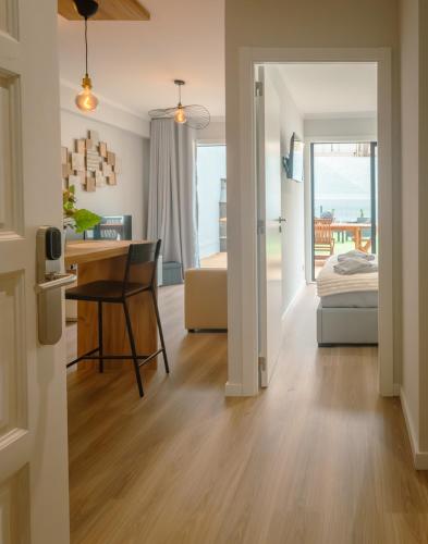 The Cale - Antero de Quental - 11, Porto