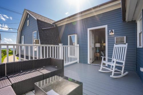 The Lighthouse Inn & Suites The Lighthouse Inn & Suites