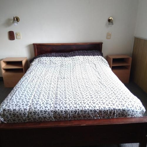 Single Room image 3