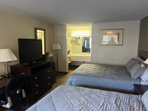 Queen Room with Two Queen Beds - Non-Smoking