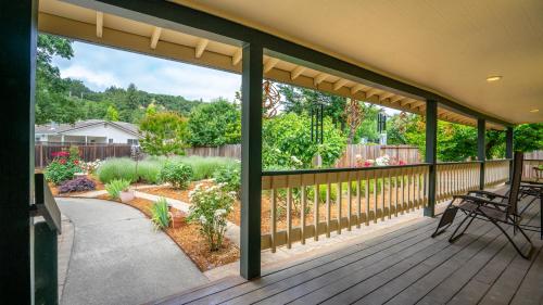 Private Rooms Garden Resort in Cloverdale (CA)