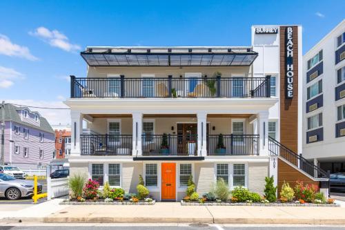 Surrey Beach House in Ventnor City, USA