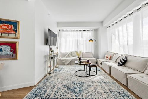 3 Bedroom 2 bathroom LUX Boston Highrise in Cambridge, USA