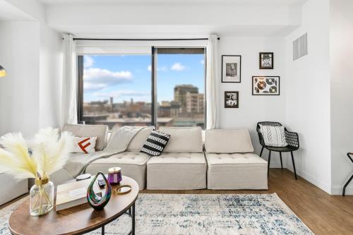 3 Bedroom 2 bathroom LUX Boston Highrise in Cambridge, USA