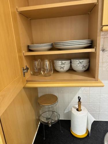 Modern two bedroom apartment - Sleeps 4 - Spacious - Tap to explore photos