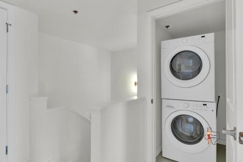 Three-Bedroom Apartment image 5