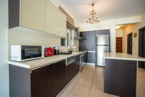 廚房, Beachfront Villa Larnaka Dhekelia with Pool in 皮拉