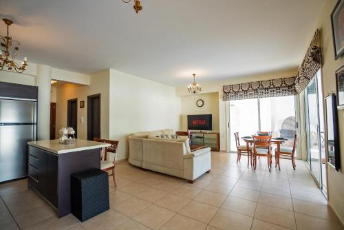 設施, Beachfront Villa Larnaka Dhekelia with Pool in 皮拉
