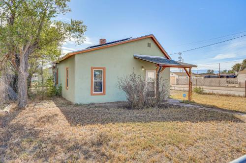 3 Mi to Riverwalk Mountain-View Pueblo Home! in Pueblo, USA