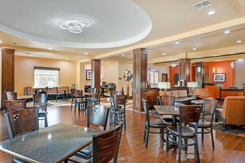Best Western Plus Goliad Inn & Suites - 식음료(F&B)